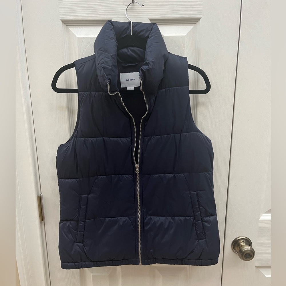Old Navy dark navy blue Zip Front Puffer Vest size small in excellent c…